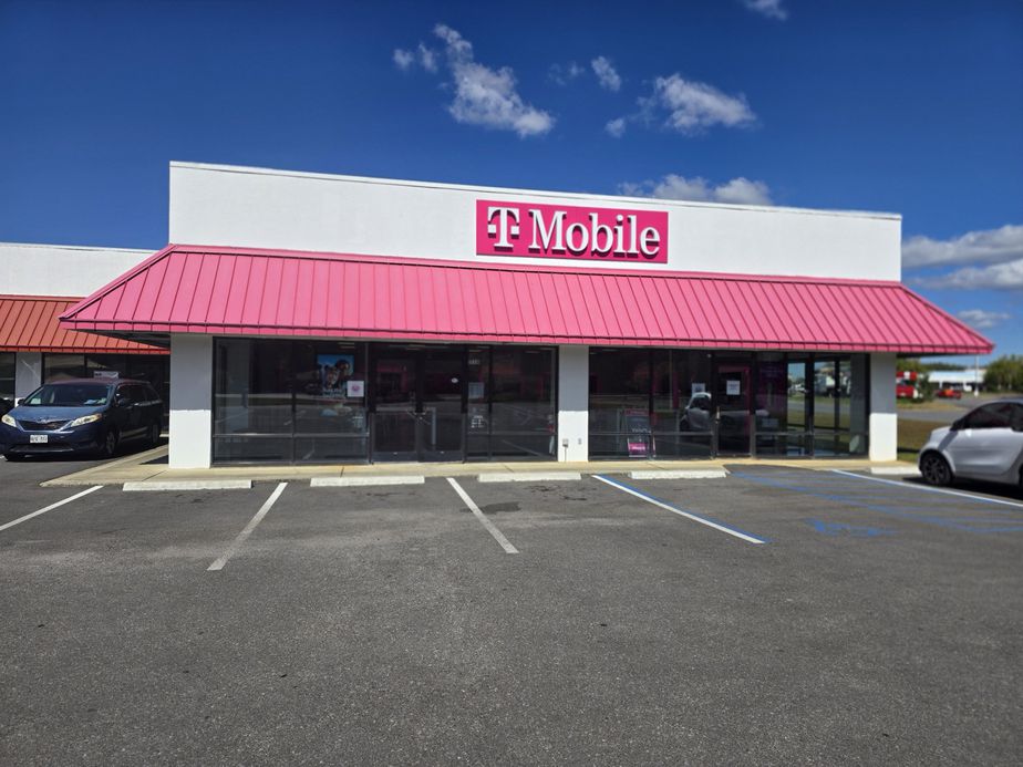 Exterior photo of T-Mobile Store at Main & Clarence E Chesnut Jr, Centre, AL