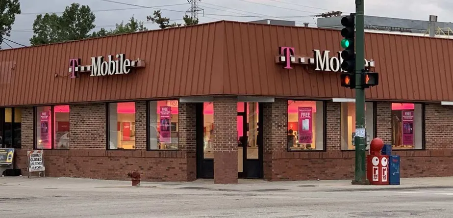 T Mobile S Western Ave W Cermak Rd Chicago Il
