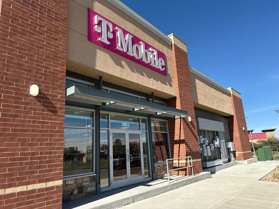  Exterior photo of T-Mobile Store at River Point, Sheridan, CO 