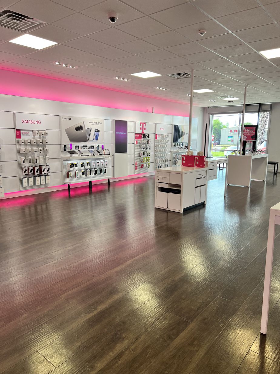 Interior photo of T-Mobile Store at Boca Chica, Brownsville, TX