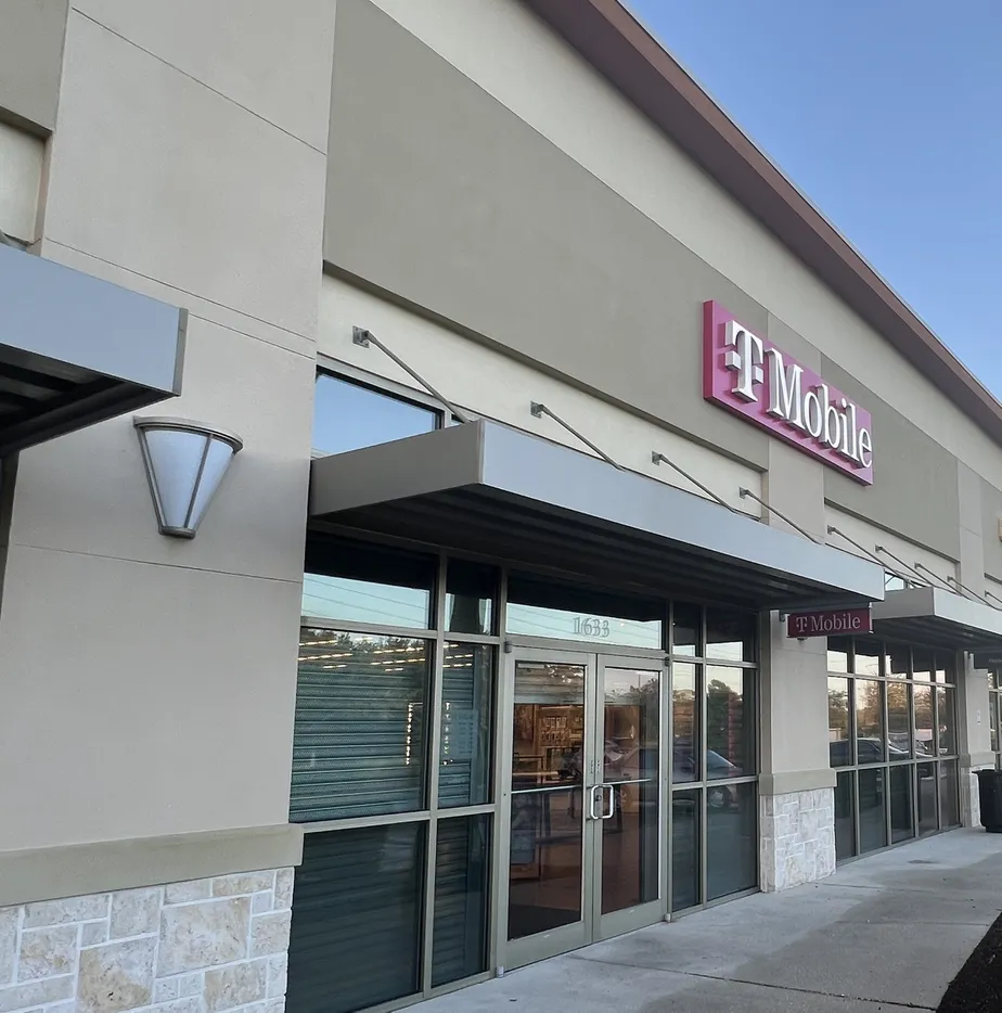  Exterior photo of T-Mobile Store at WP Ball Blvd & Garnet Ln, Sanford, FL 