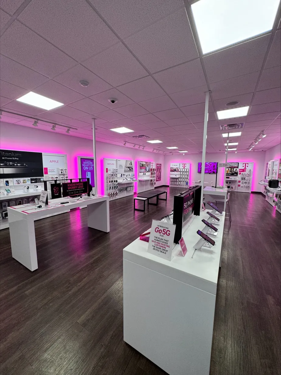  Interior photo of T-Mobile Store at Egg Harbor Rd & N 12th Ave, Sturgeon Bay, WI 