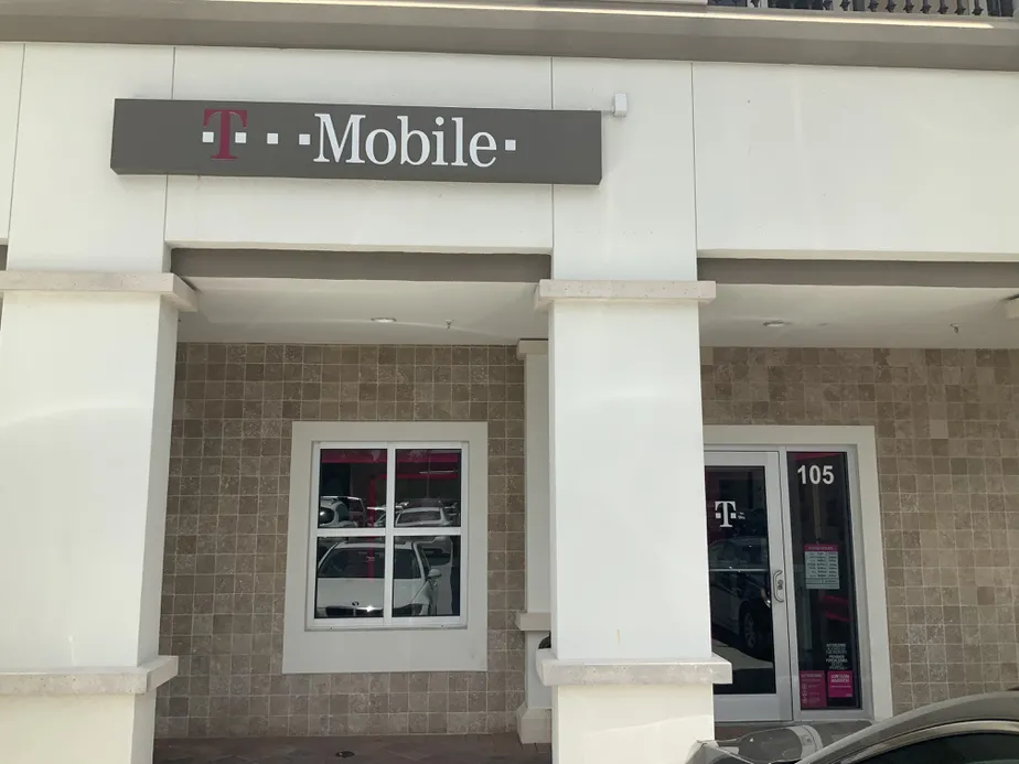 Exterior photo of T-Mobile Store at Federal Hwy & SE 9th, Boca Raton, FL