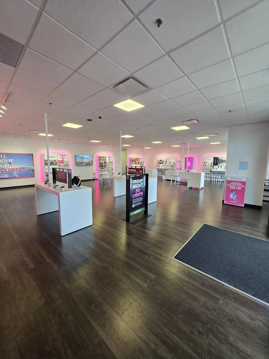  Interior photo of T-Mobile Store at SE Walton Blvd & J St, Bentonville, AR 