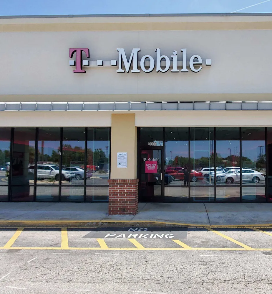 Foto del exterior de la tienda T-Mobile en Lumberton, Lumberton, NC