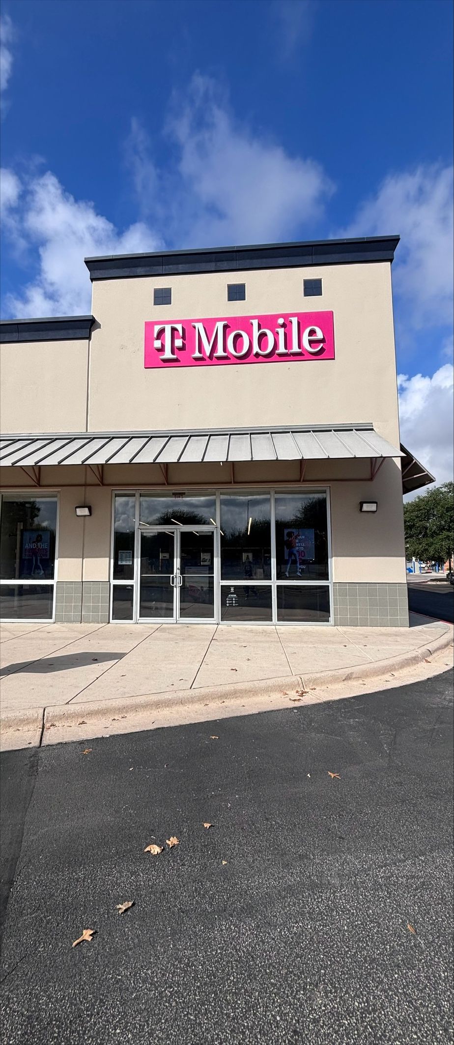 Exterior photo of T-Mobile Store at Mainland Dr & Bandera Rd, San Antonio, TX