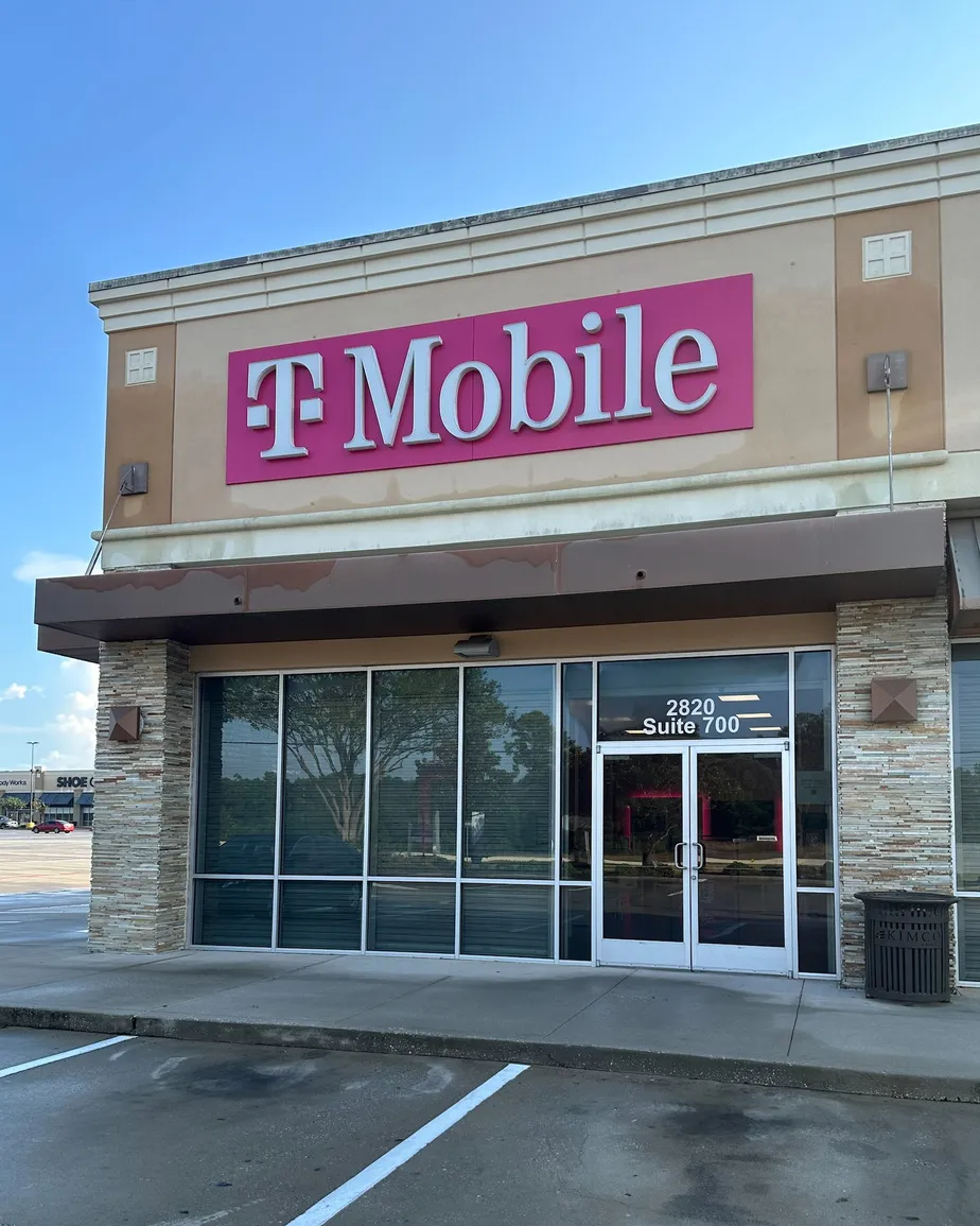  Exterior photo of T-Mobile Store at Conroe Marketplace, Conroe, TX 