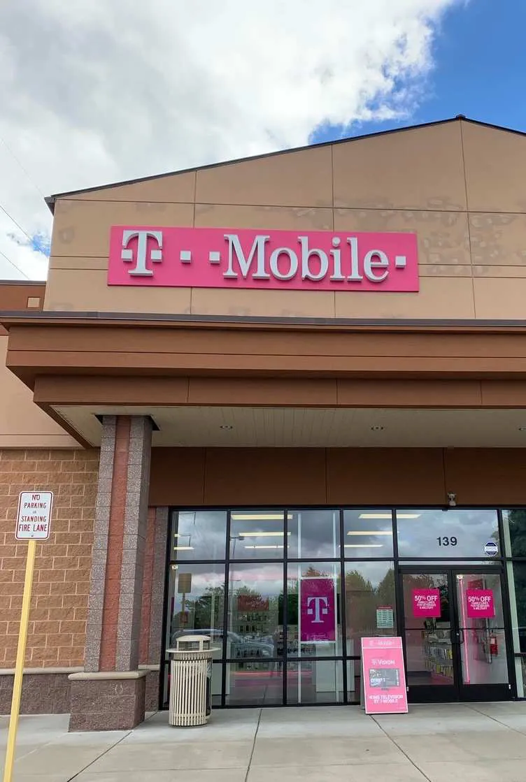 Exterior photo of T-Mobile store at Market St & Martinsburg Pike, Winchester, VA