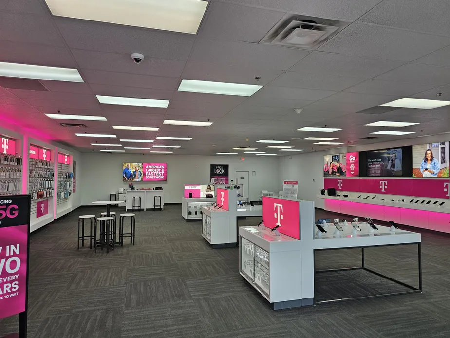 Interior photo of T-Mobile Store at Chouteau Crossings, Kansas City, MO