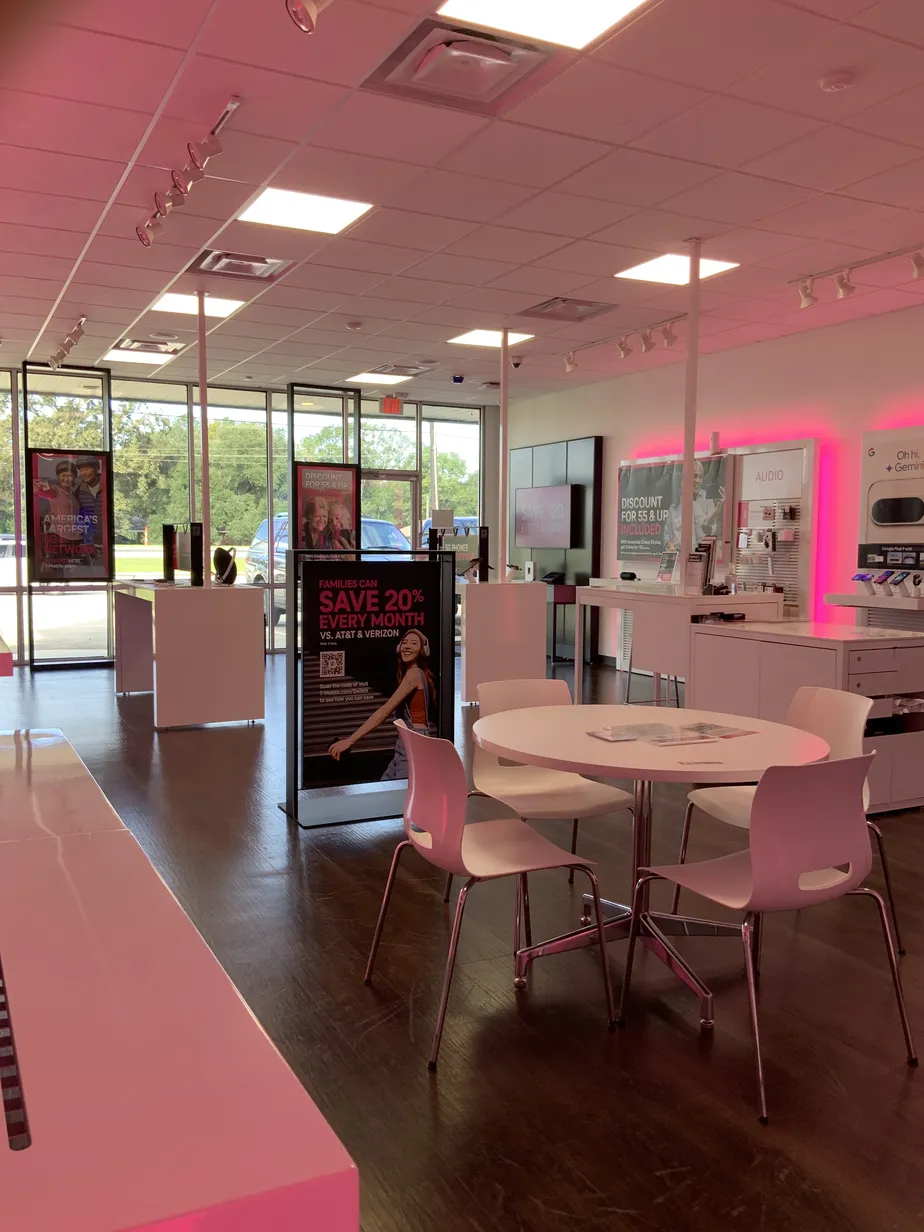  Interior photo of T-Mobile Store at Hwy 16 & Versailles Ave, Denham Springs, LA 