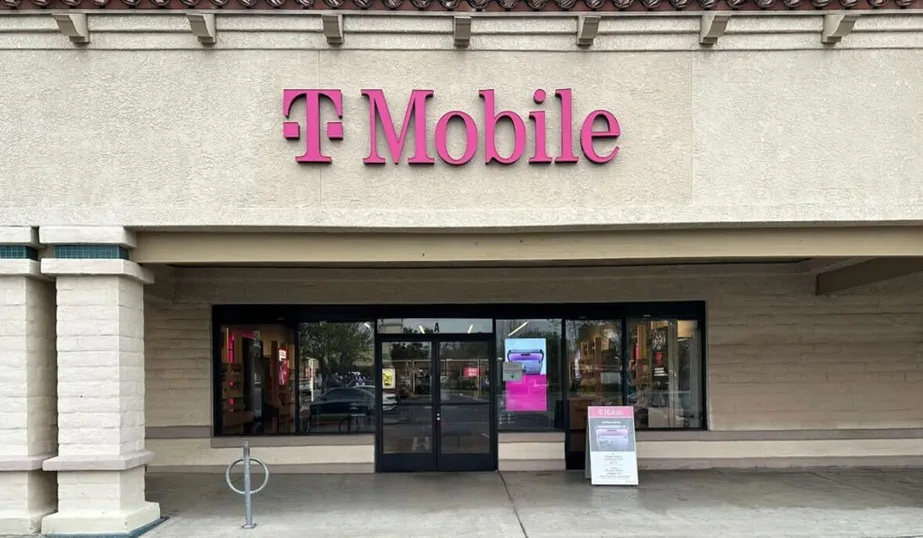 Exterior photo of T-Mobile Store at Paramount Town Center, Paramount, CA
