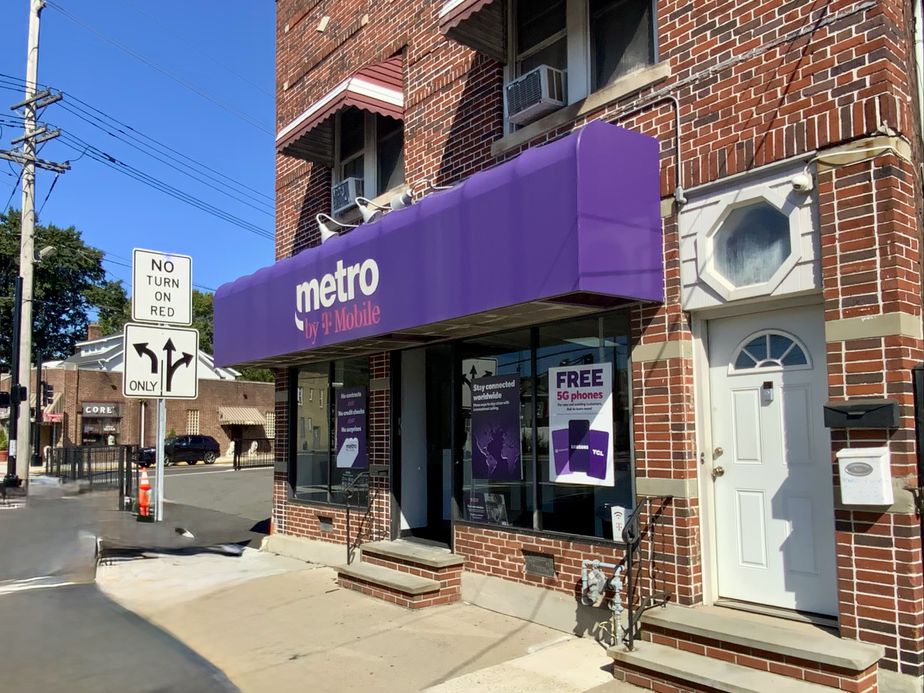 Metro by T-Mobile 35 Franklin St - 35 Franklin St 