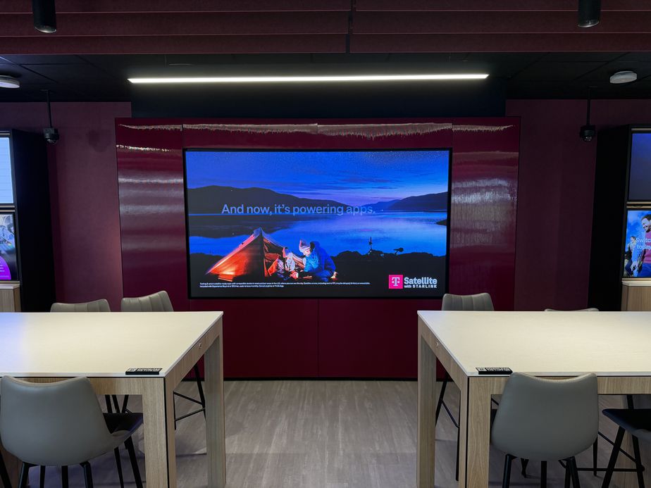  Interior photo of T-Mobile Store at South Park Blvd & South Ave, Colonial Heights, VA 