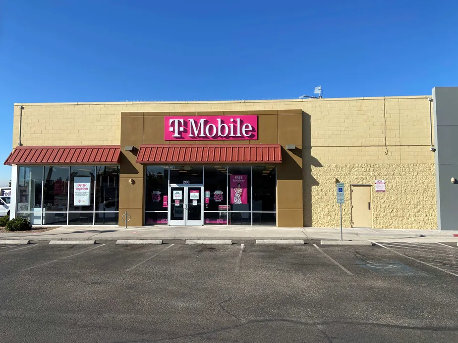 Exterior photo of T-Mobile store at Montana Ave & Lockhart St, El Paso, TX