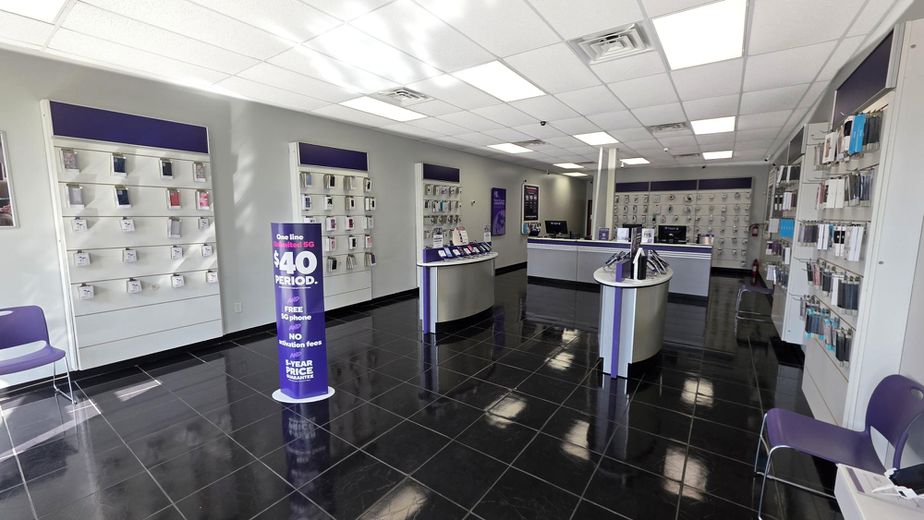 Metro by T-Mobile 1231 E Pioneer Pkwy - 1231 E Pioneer Pkwy 