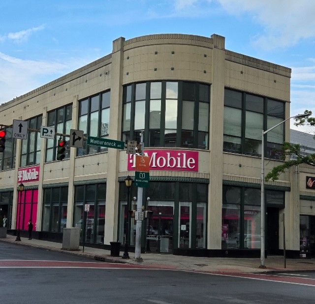 Exterior photo of T-Mobile Store at Mamaroneck & Martine, White Plains, NY