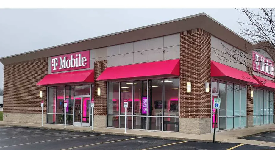 Exterior photo of T-Mobile Store at Jill St & Brenwood St, Berea, KY