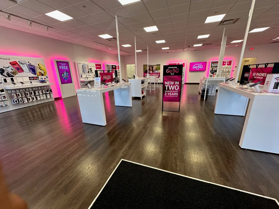 TMobile Grant Line Rd Chili's Center Tracy, CA