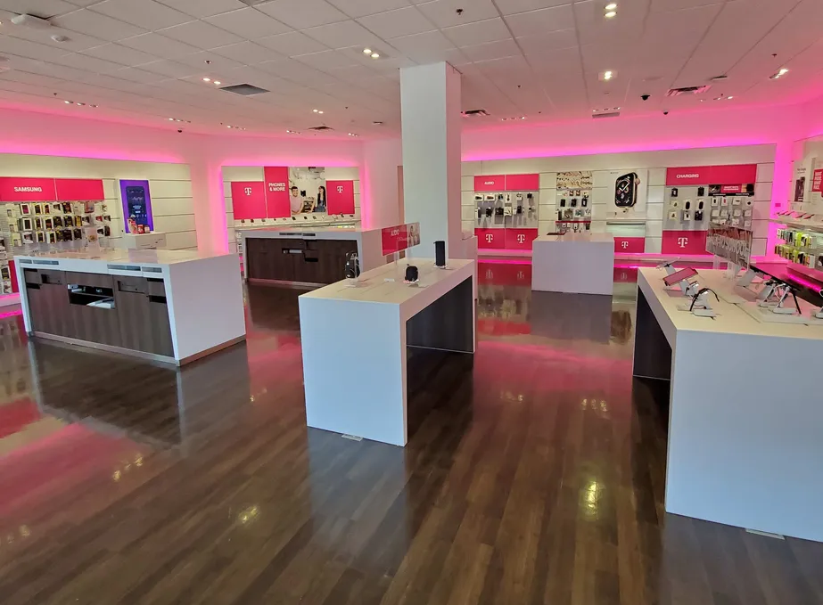Foto del interior de la tienda T-Mobile en Scottsdale & Frank Lloyd Wright, Scottsdale, AZ