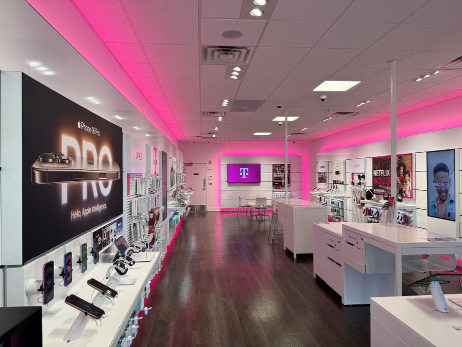 Interior photo of T-Mobile Store at Bailey's Crossroads, Falls Church, VA