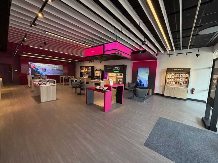 Interior photo of T-Mobile Store at Hurst-Pipeline, Hurst, TX 