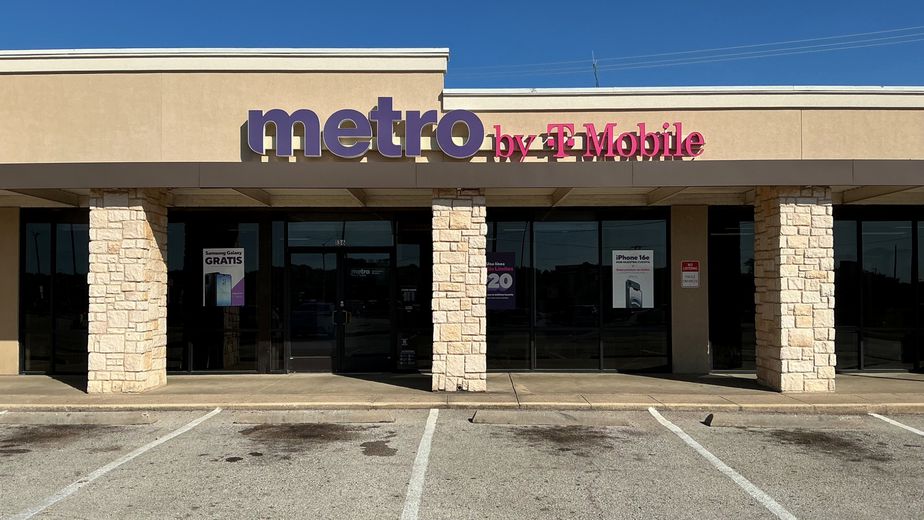Metro by T-Mobile 2246 Jacksboro Highway - 2246 Jacksboro Highway 