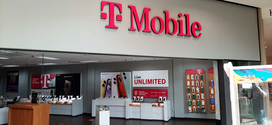 Exterior photo of T-Mobile store at College Square Mall 2, Morristown, TN