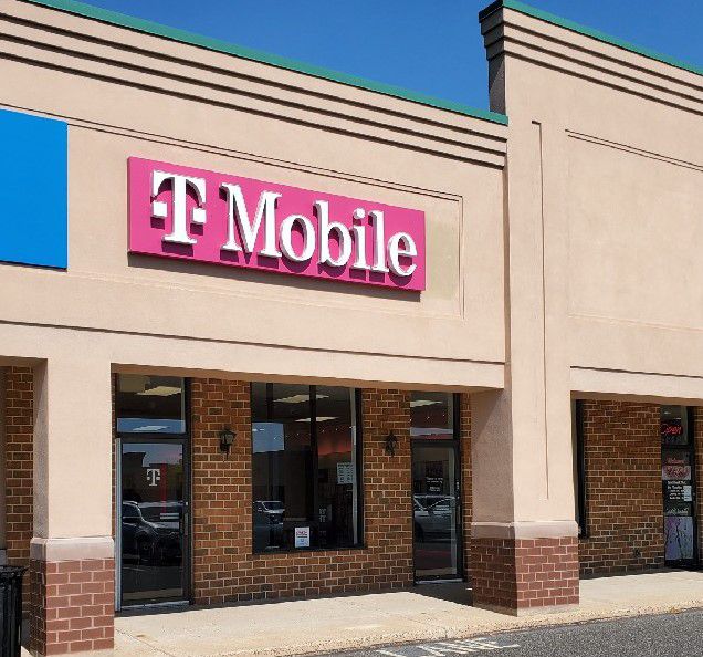 Exterior photo of T-Mobile Store at Pennsburg Square Shopping Ctr, Pennsburg, PA