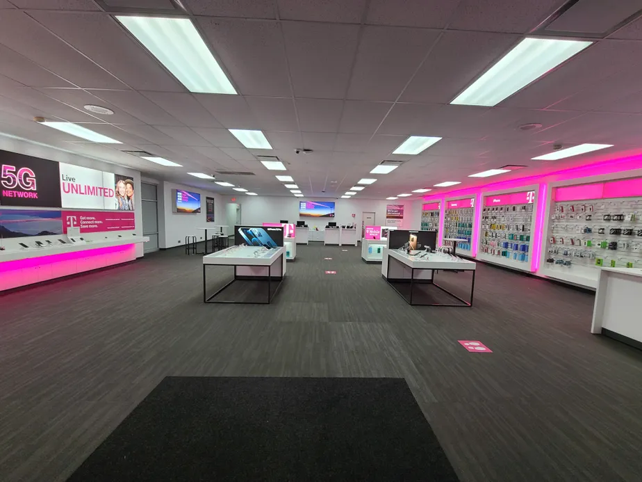  Interior photo of T-Mobile Store at Westgate Marketplace, Oklahoma City, OK 