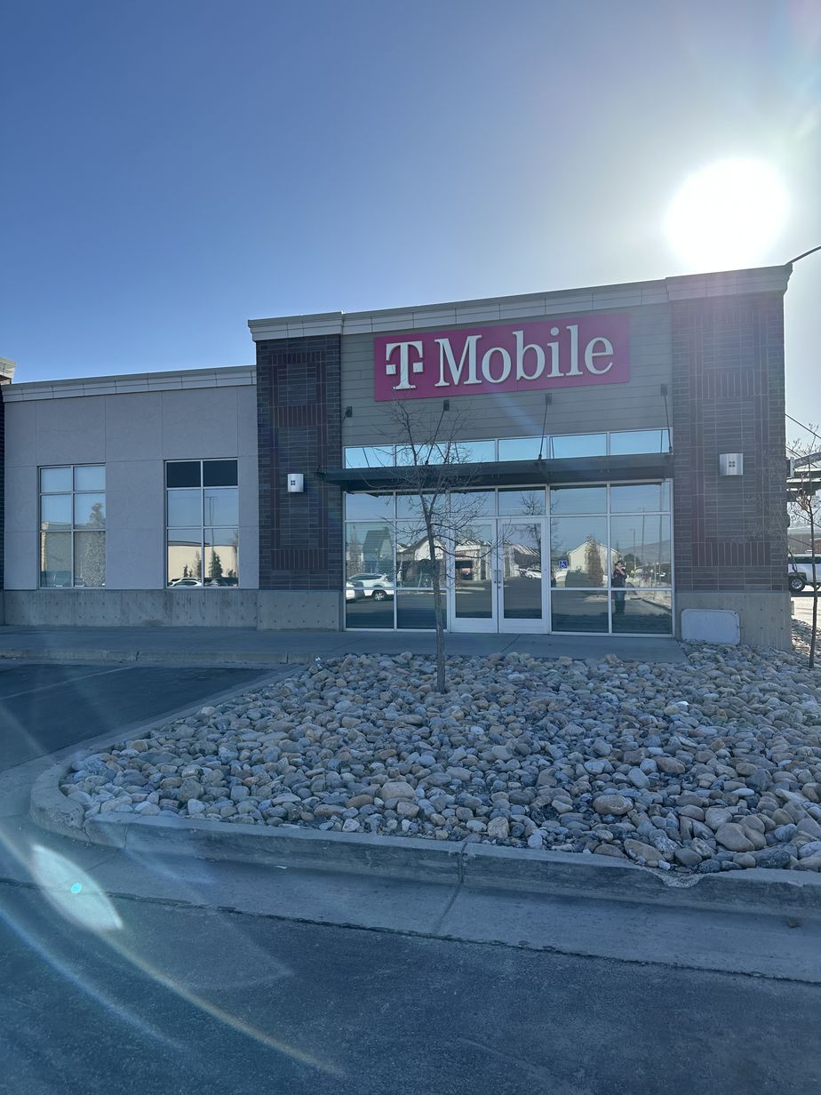 Exterior photo of T-Mobile Store at North Logan, Logan, UT