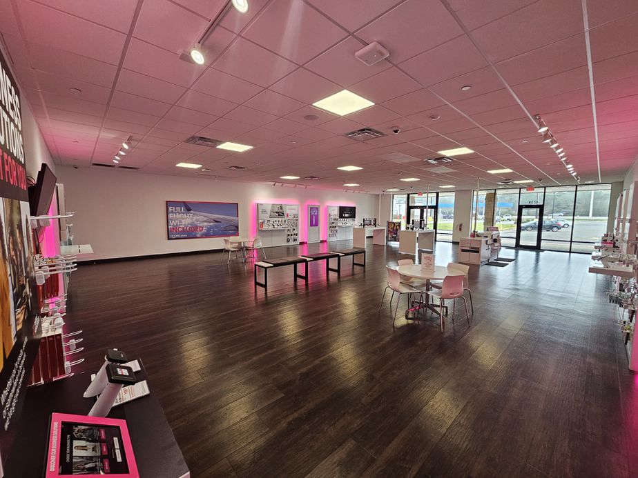 Interior photo of T-Mobile Store at US 90 & Veterans Blvd, Pascagoula, MS
