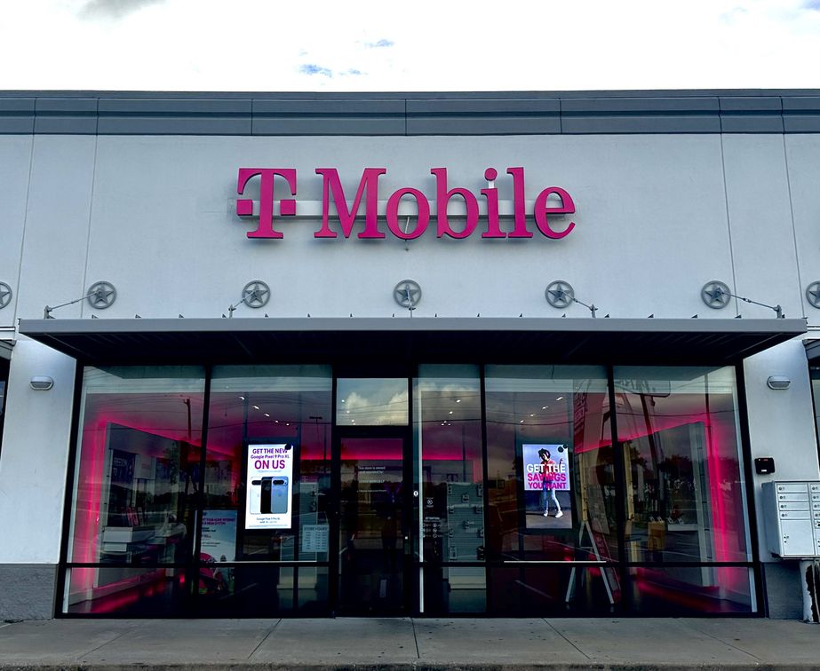 Exterior photo of T-Mobile Store at Fm 1764 & I 45, La Marque, TX