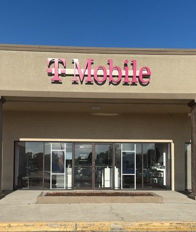 Exterior photo of T-Mobile Store at W Dr Mlk Jr & S Parsons Ave, Seffner, FL