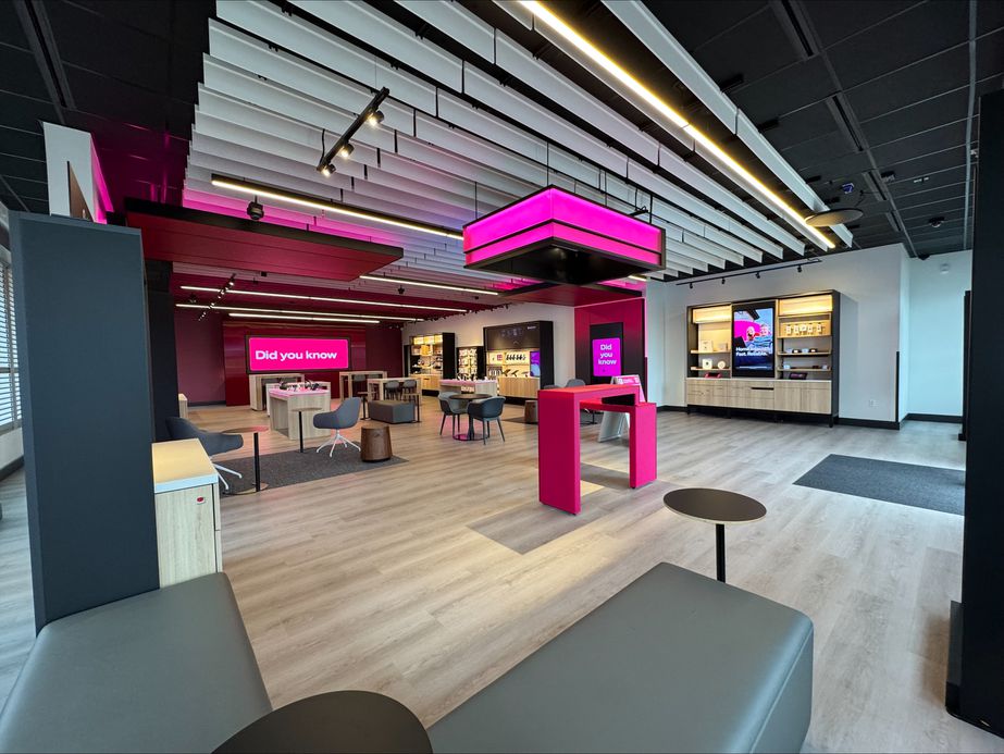  Interior photo of T-Mobile Store at Forest Ave & Barrett, Staten Island, NY 
