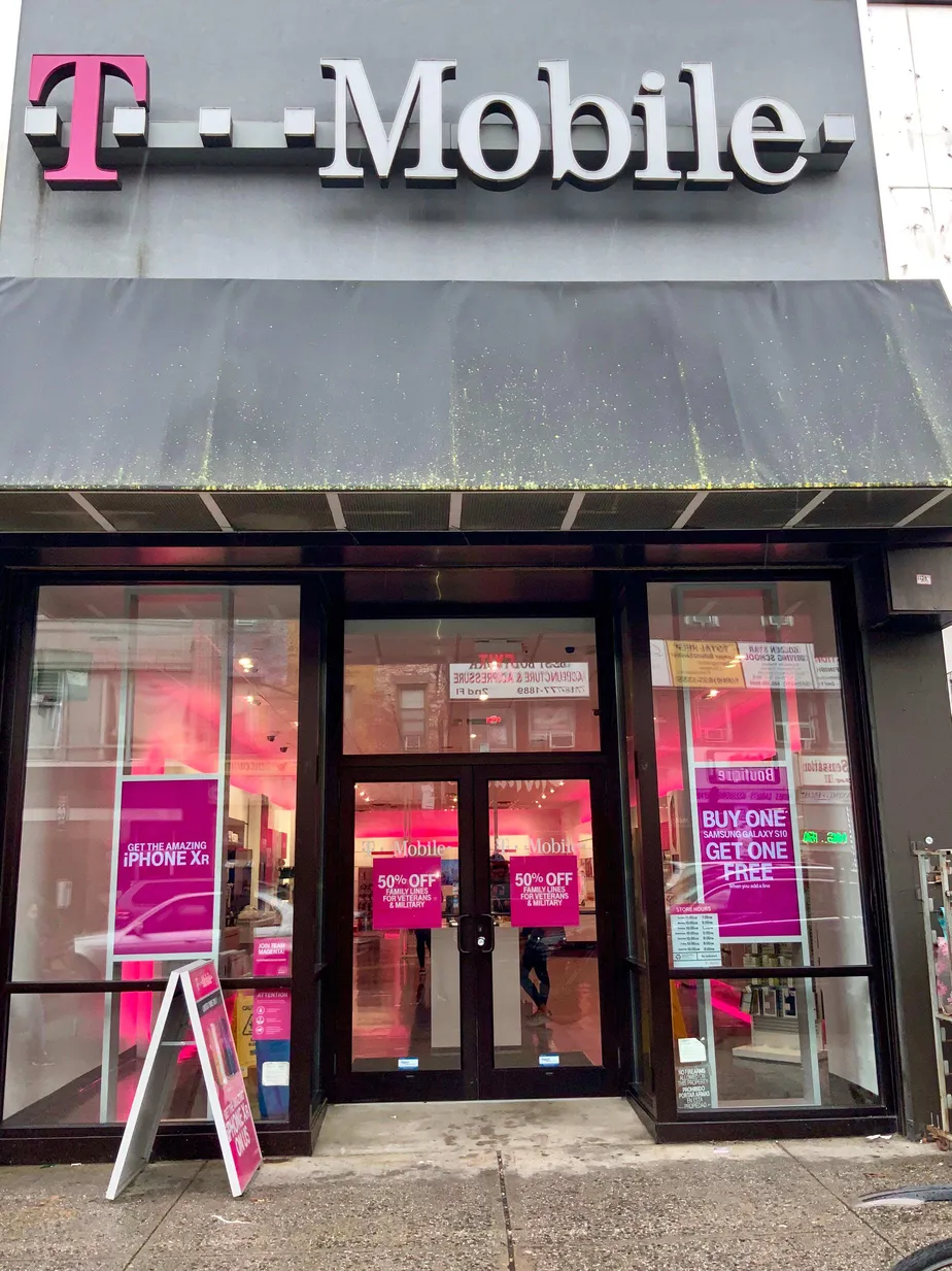 Exterior photo of T-Mobile store at Broadway & Steinway St, Astoria, NY