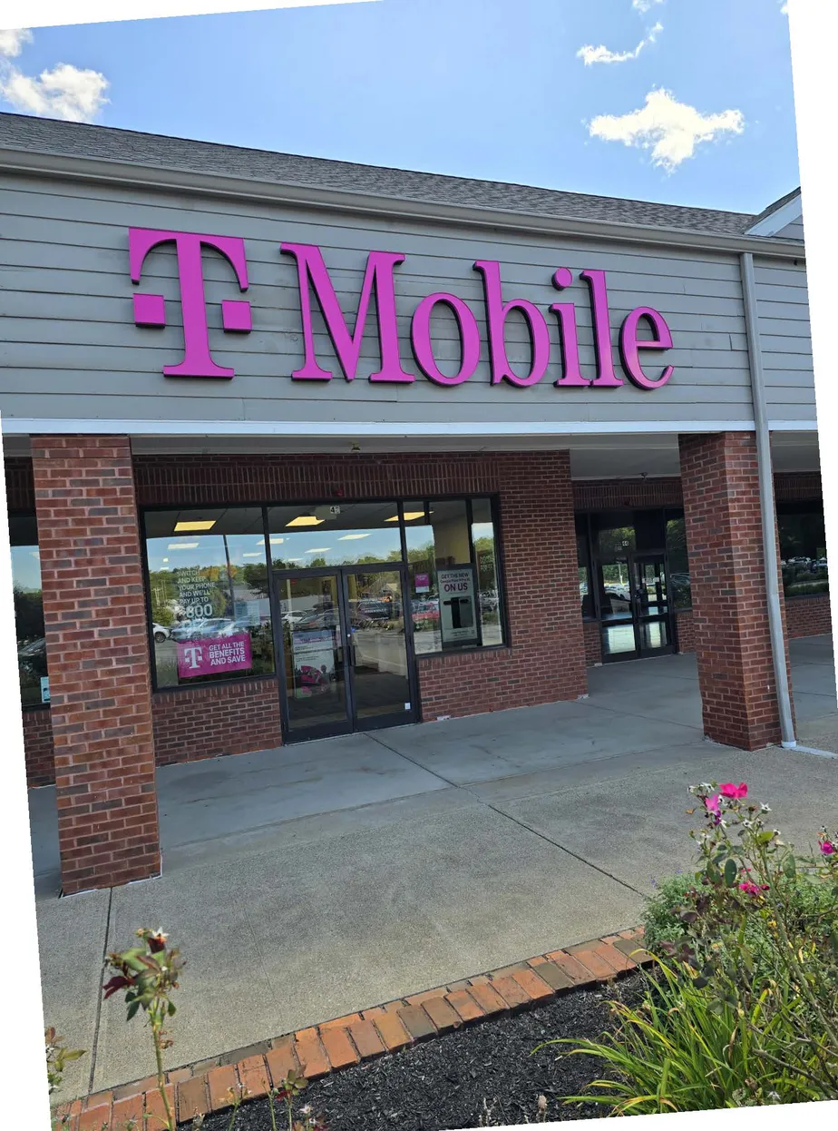  Exterior photo of T-Mobile Store at Frenchtown Rd & Precision Park, North Kingstown, RI 