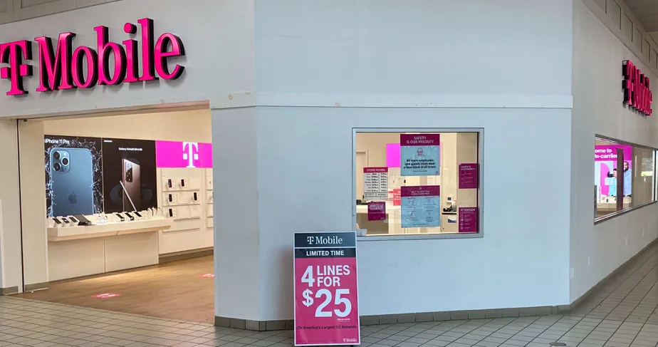  Exterior photo of T-Mobile store at South Mall 3, Allentown, PA 