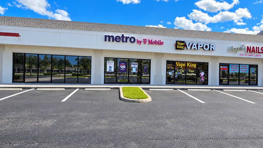 Metro by T-Mobile 311 Del Prado Blvd S, - 311 Del Prado Blvd S, 