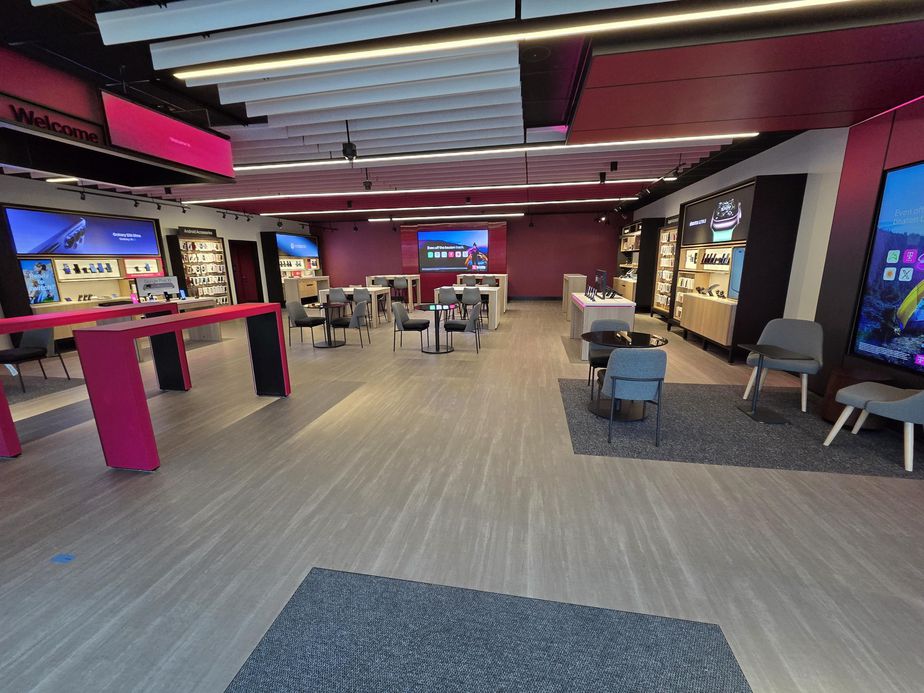  Interior photo of T-Mobile Store at The Shops at Willow Lawn, Richmond, VA 