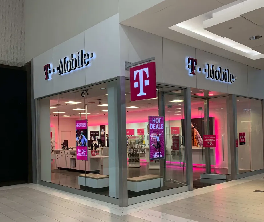 Exterior photo of T-Mobile store at Apache Mall 4, Rochester, MN