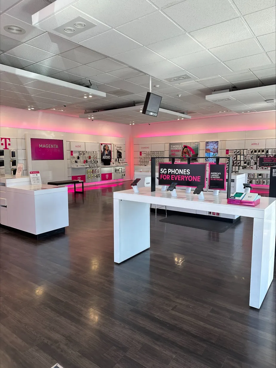  Interior photo of T-Mobile Store at Ave L & 10th St W, Lancaster, CA 