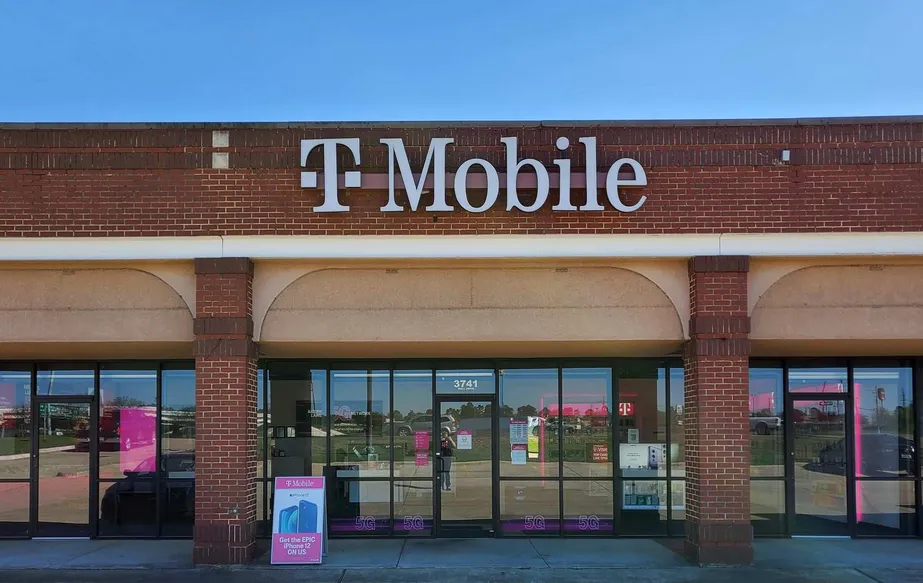 Exterior photo of T-Mobile store at Mall Ln & Sowell Ln, Texarkana, TX