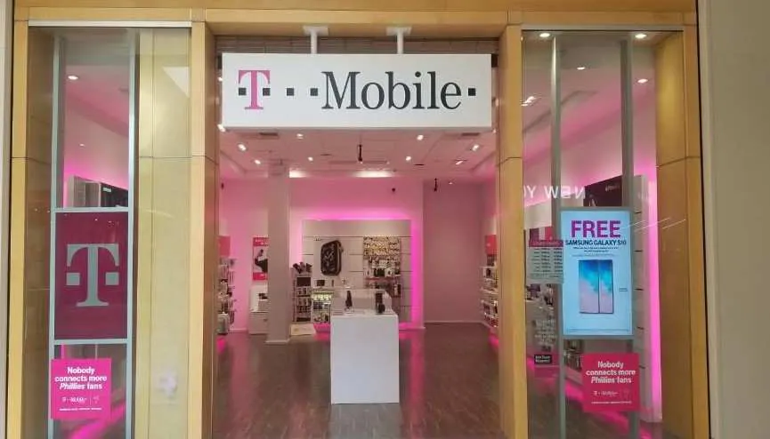 Foto del exterior de la tienda T-Mobile en Deptford Mall, Deptford, NJ