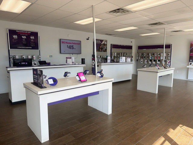 Metro by T-Mobile 2727 Melrose Ave NW - 2727 Melrose Ave NW 