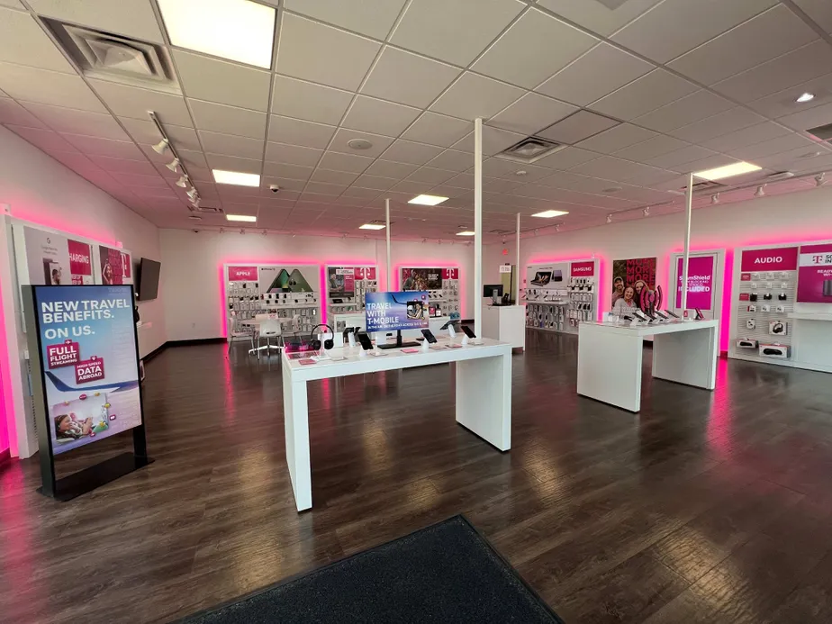 Interior photo of T-Mobile Store at La Placita de Luna, Deming, NM