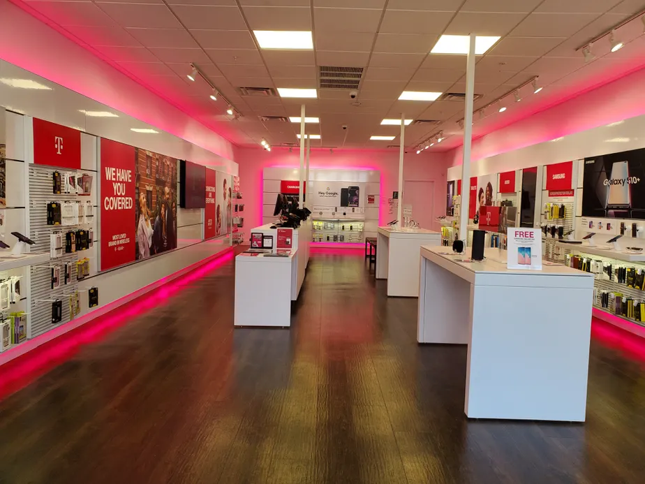  Interior photo of T-Mobile Store at Pine Island Rd & Hibscus Dr, Cape Coral, FL 