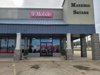  Exterior photo of T-Mobile Store at US 80 & Maria Ave, Demopolis, AL 