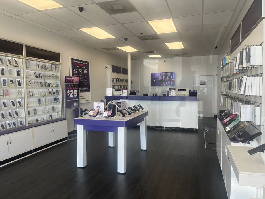Metro by T-Mobile 6650 N Beach St - 6650 N Beach St 