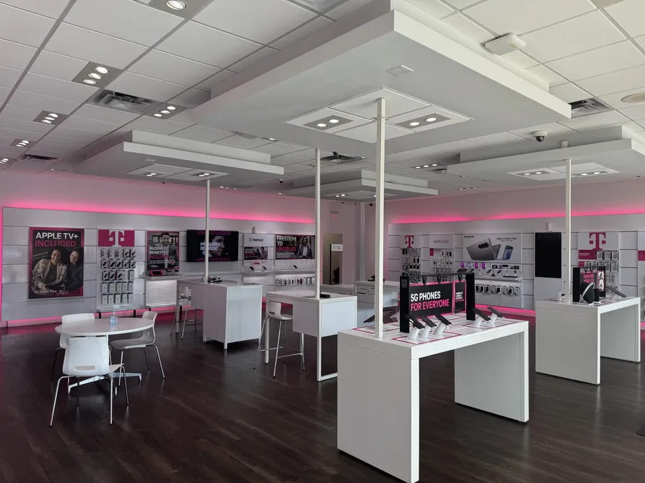  Interior photo of T-Mobile Store at Main & Braesmain, Houston, TX 