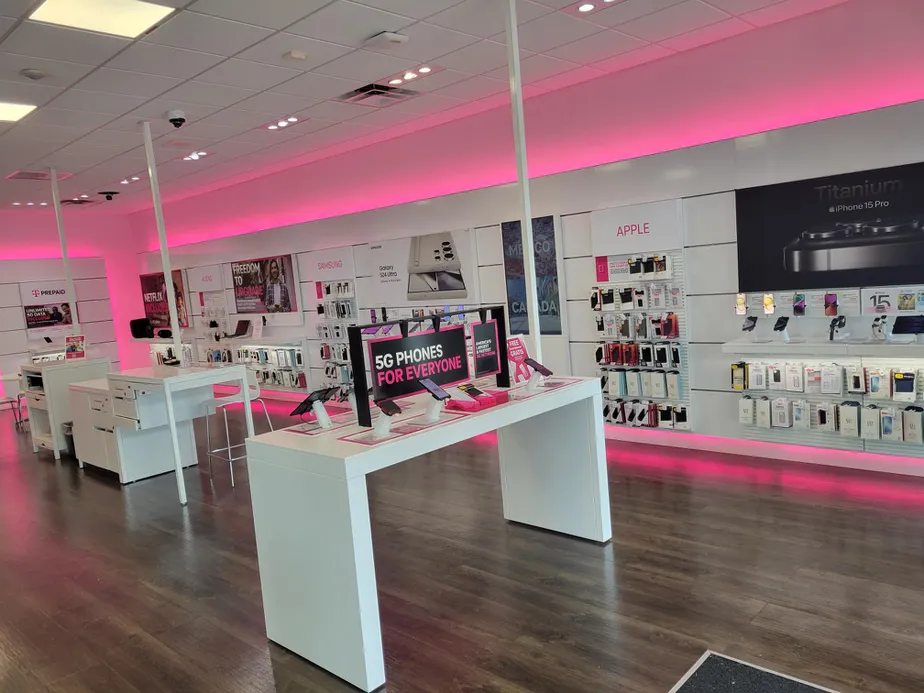  Interior photo of T-Mobile Store at Lantana Rd & Jog Rd, Lake Worth, FL 
